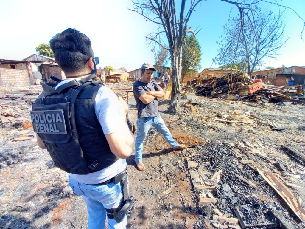 Depen ajuda famílias atingidas por incêndio com doações