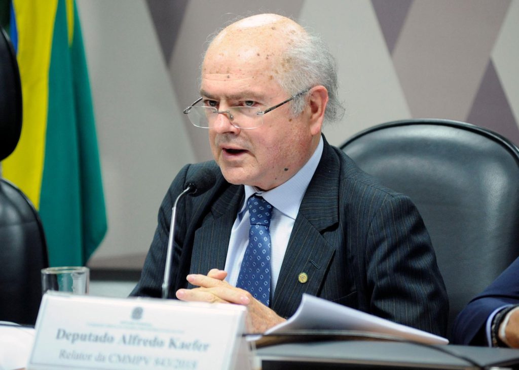 Escritório de advocacia tenta receber quase R$ 5 milhões de Alfredo Kaefer