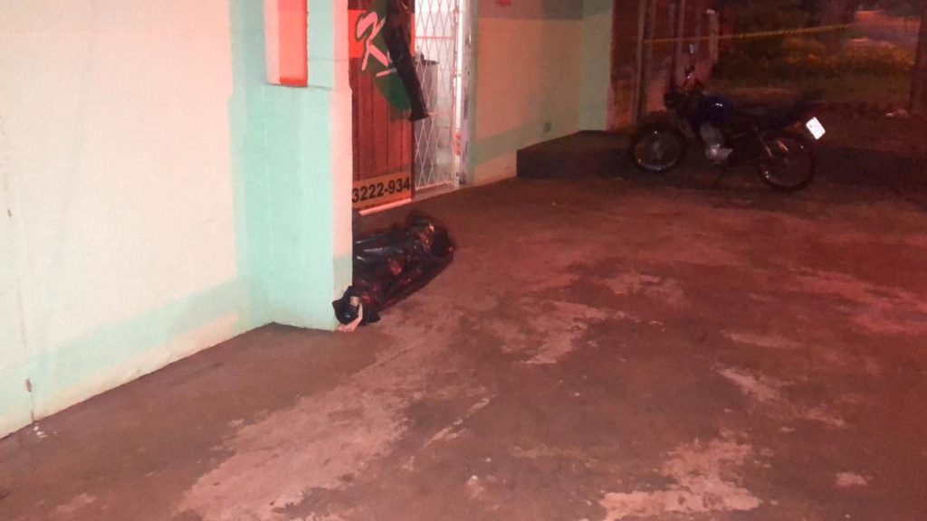 Mulher é encontrada morta no Bairro São Cristóvão Mulher é encontrada morta no Bairro São Cristóvão