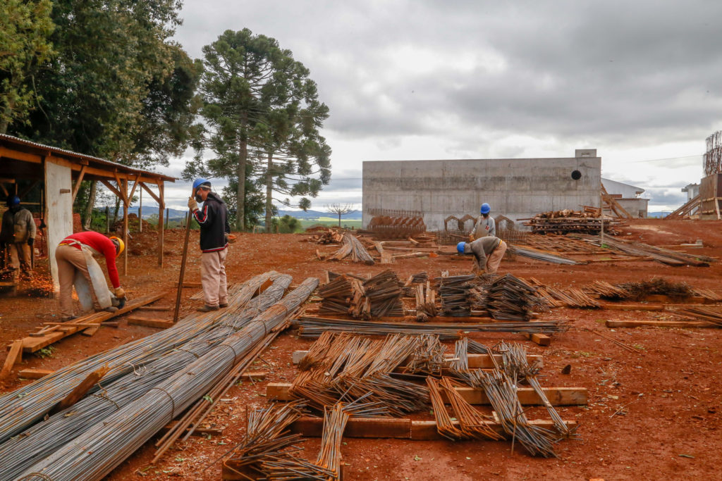 Investimento vai acabar com falta de água em Laranjeiras do Sul Investimento vai acabar com falta de água em Laranjeiras do Sul