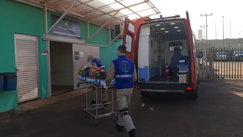 Jovem fica ferido ao ser atingido por objeto em empresa às margens da BR-277 Jovem fica ferido ao ser atingido por objeto em empresa às margens da BR-277