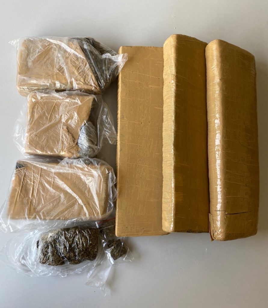 Homem é preso com quase R$ 70 mil em drogas Homem é preso com quase R$ 70 mil em drogas