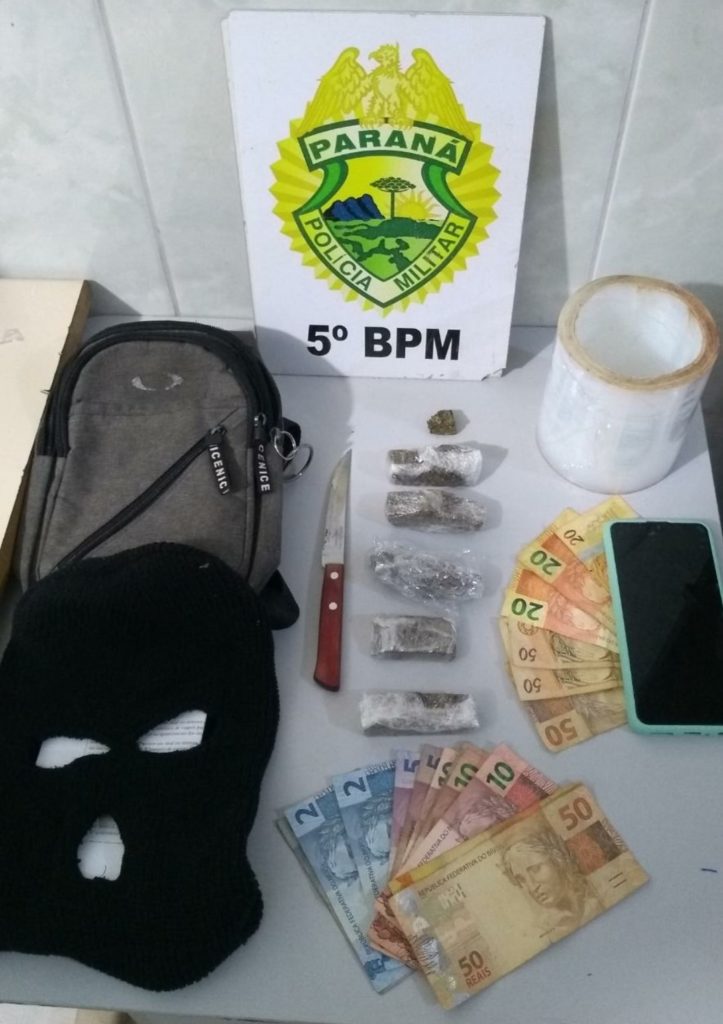 Motociclista que carregava droga em mochila acaba detido após tentar fugir da PM em Londrina