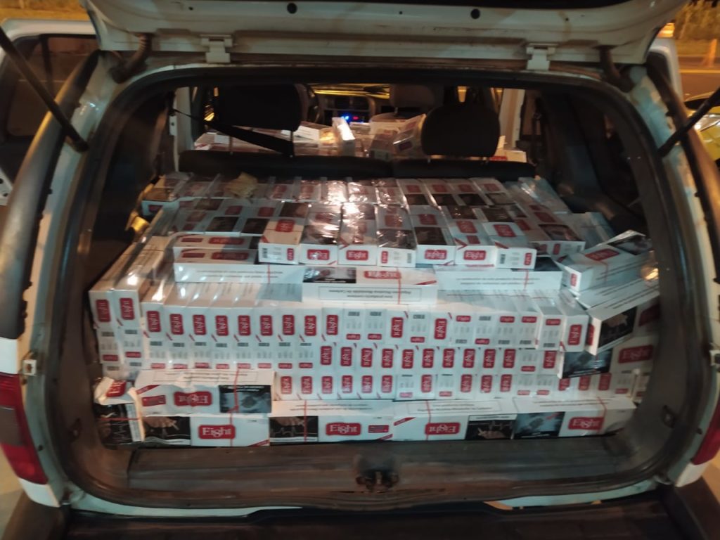 BPRv apreende caminhonete Blazer carregada com cigarros em Perobal