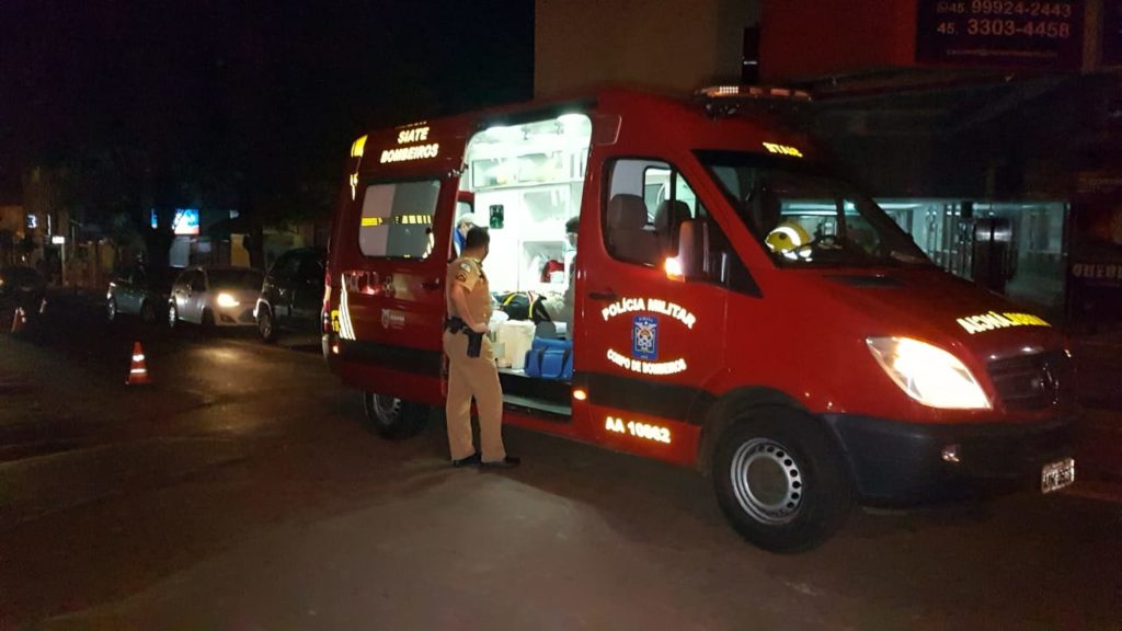 Rapaz de 22 anos, vítima de agressão, é socorrido pelo Siate no Centro