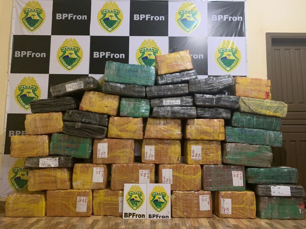 BPFron apreende 4,9 toneladas de maconha em duas abordagens no Oeste do Estado