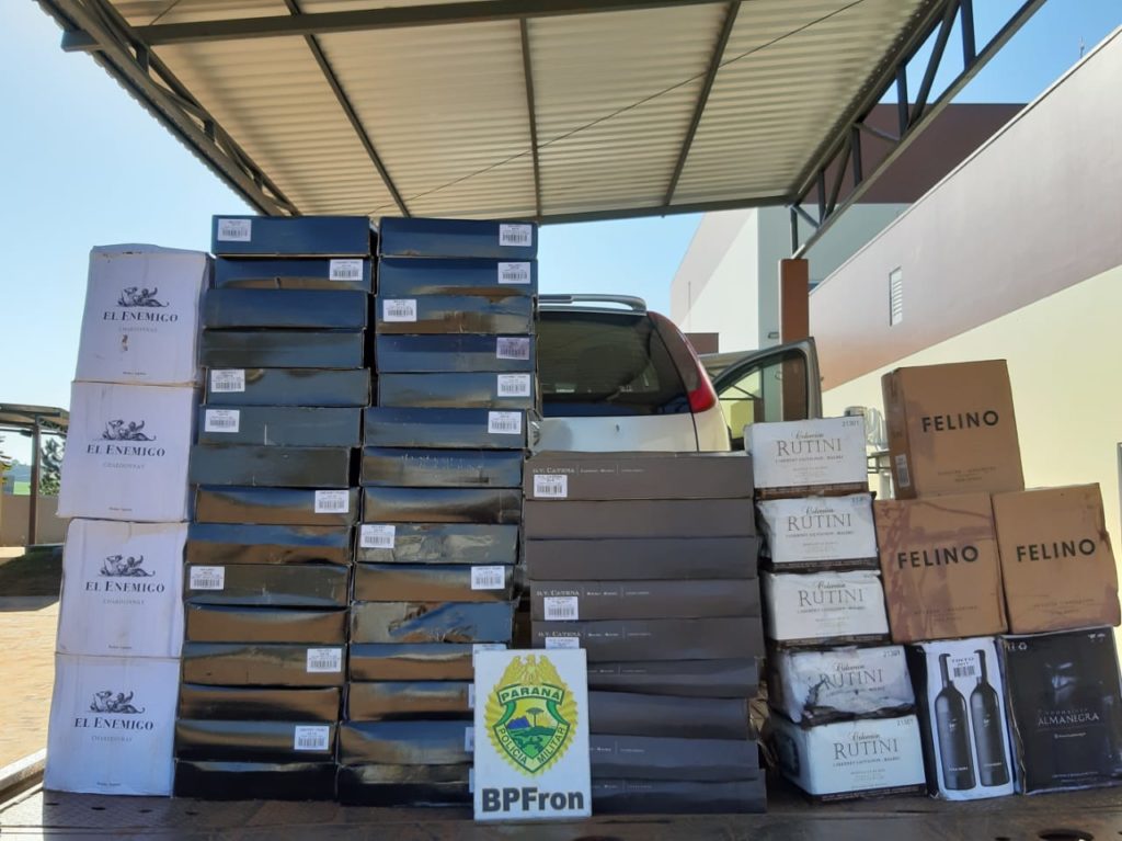 Carga de 331 garrafas de vinhos contrabandeados da Argentina é apreendida em Santo Antônio do Sudoeste