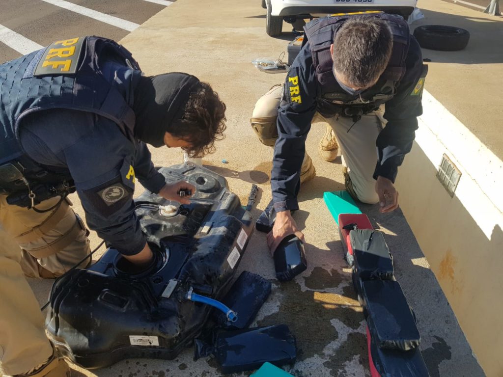 Droga que seria comercializada em Cascavel é apreendida pela PRF na BR-277