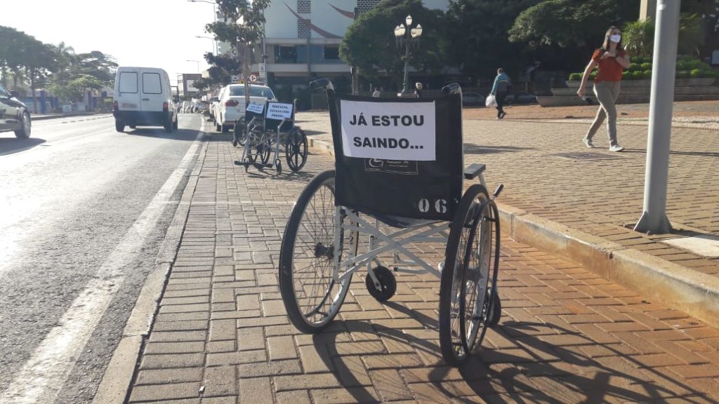 Ação visa sensibilizar motoristas na Avenida Brasil