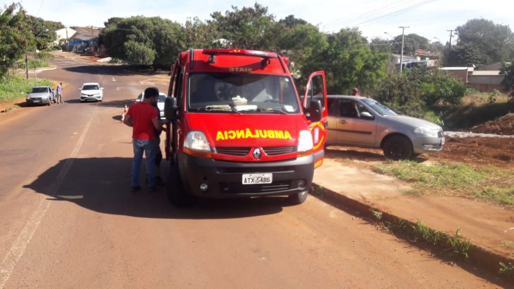 Colisão entre carros deixa mulher ferida no Alto Alegre