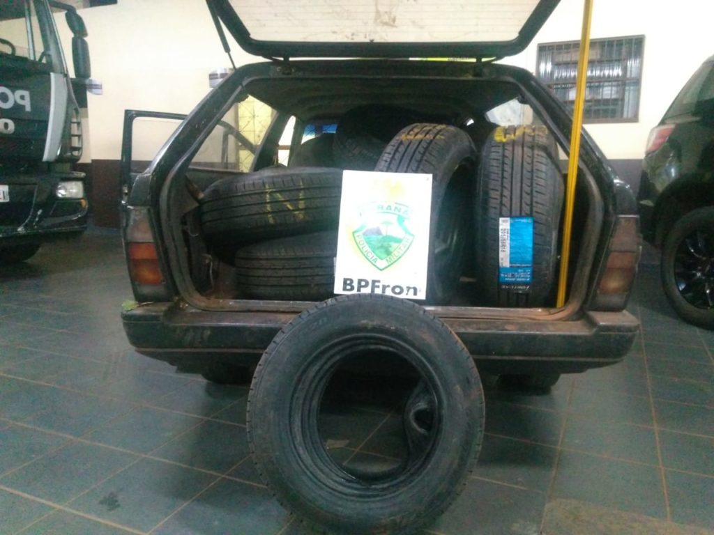 Carro é apreendido com pneus contrabandeados em Guaíra
