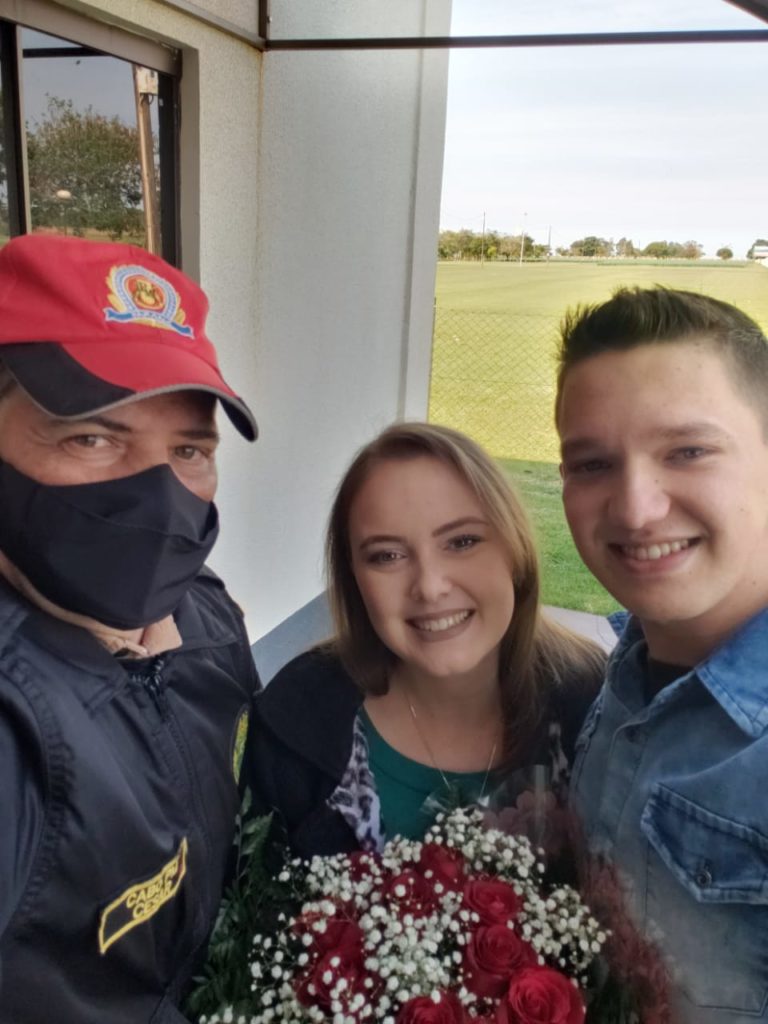 Polícia Rodoviária de Marechal participa de pedido de casamento inusitado