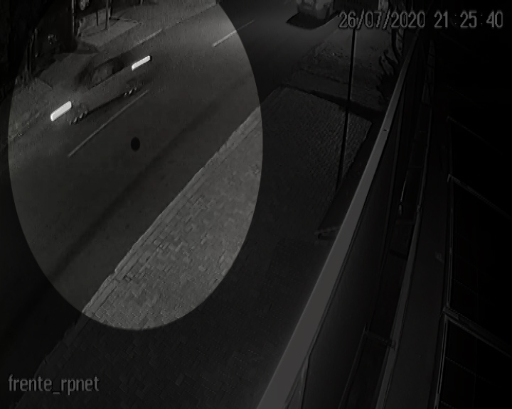 Vídeo mostra carro que atingiu árvore antes de colisão que vitimou Thaliton Lara