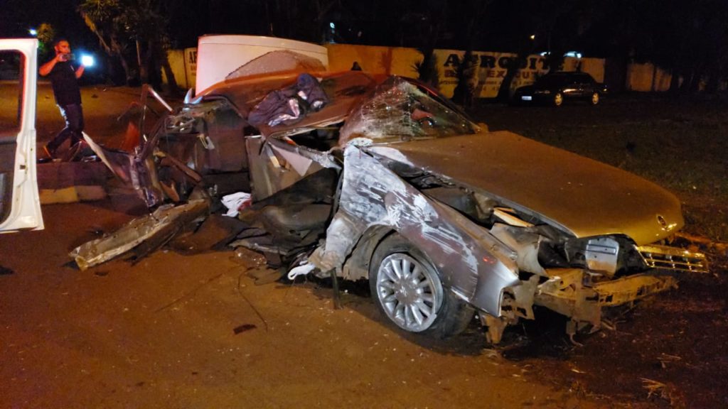 Em fuga, suspeito de assalto capota carro e acaba detido em Campo Mourão
