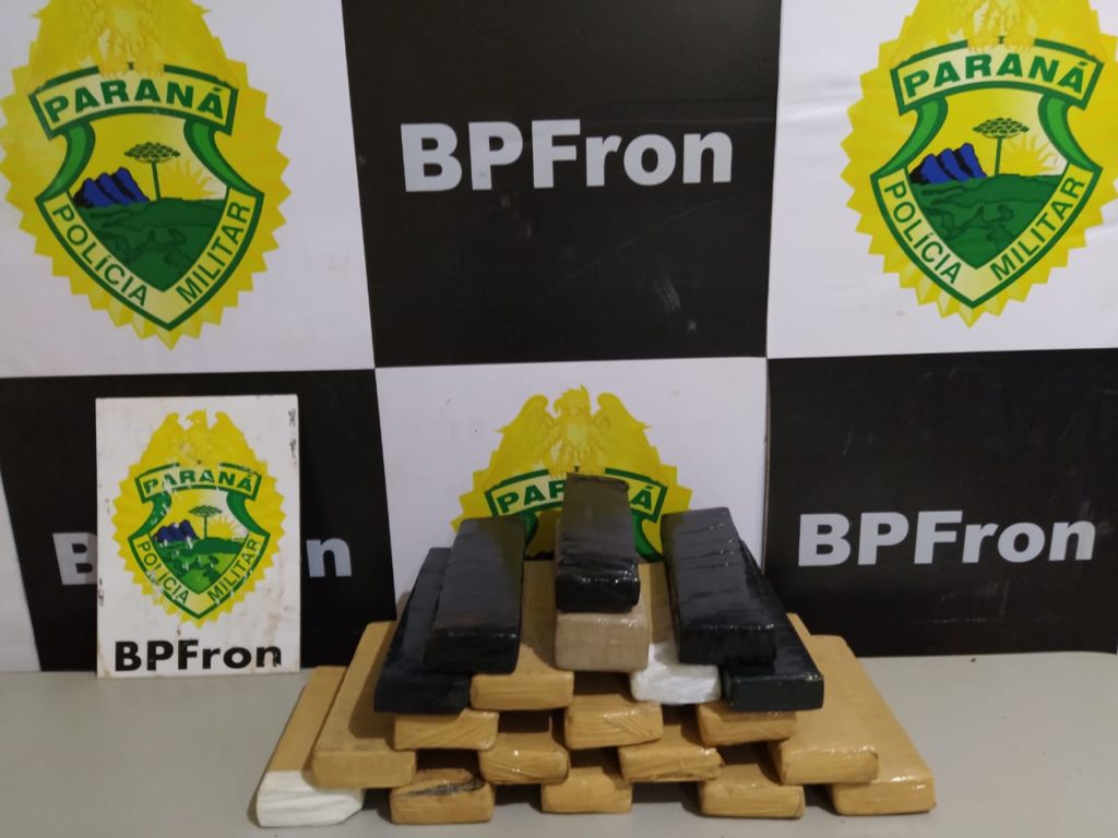Passageiro de ônibus é preso pelo BPFron com 16 kg de maconha em Guaíra