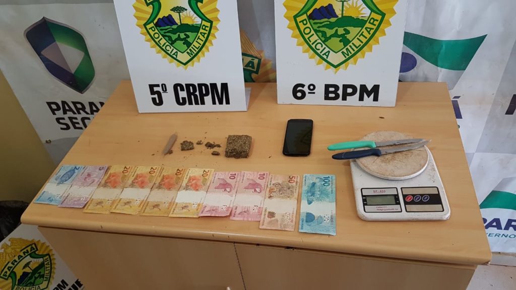 Polícia Militar encaminha três com drogas para a Delegacia