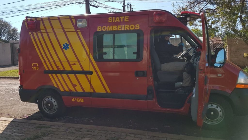 Motociclista de 30 anos fica ferido no Bairro Neva
