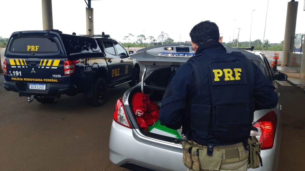 PRF apreende mais de 150 quilos de maconha em Guaíra