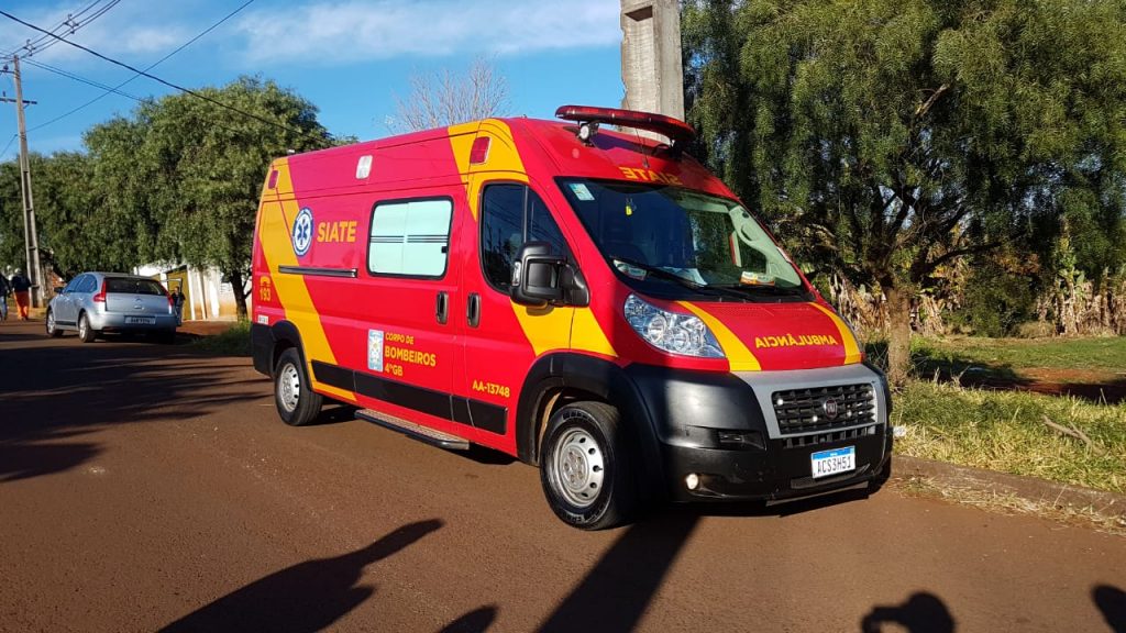 Mulher é atingida por caminhão no Bairro Floresta