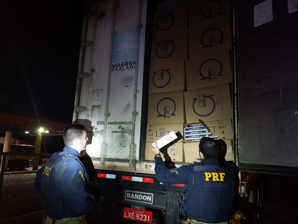 PRF apreende R$ 3 milhões em cigarros contrabandeados do Paraguai em Guaíra