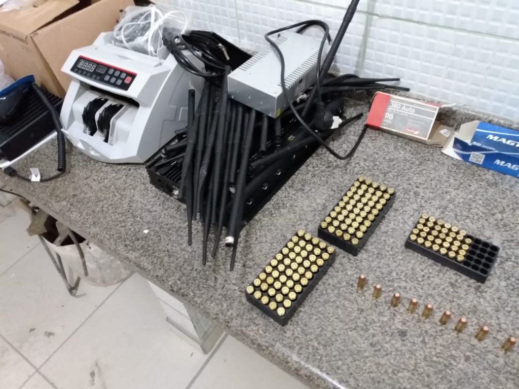 PM prende homem por tráfico de drogas e posse de munições em Campo Mourão