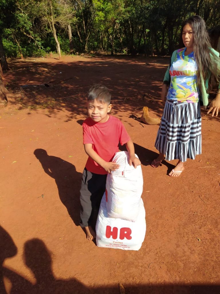 Mais de 3,4 mil cestas básicas são entregues a escolas no Sudoeste
