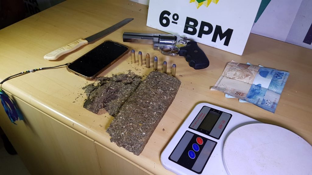 Jovem de 19 anos é preso com arma de fogo e maconha no Jardim Veneza