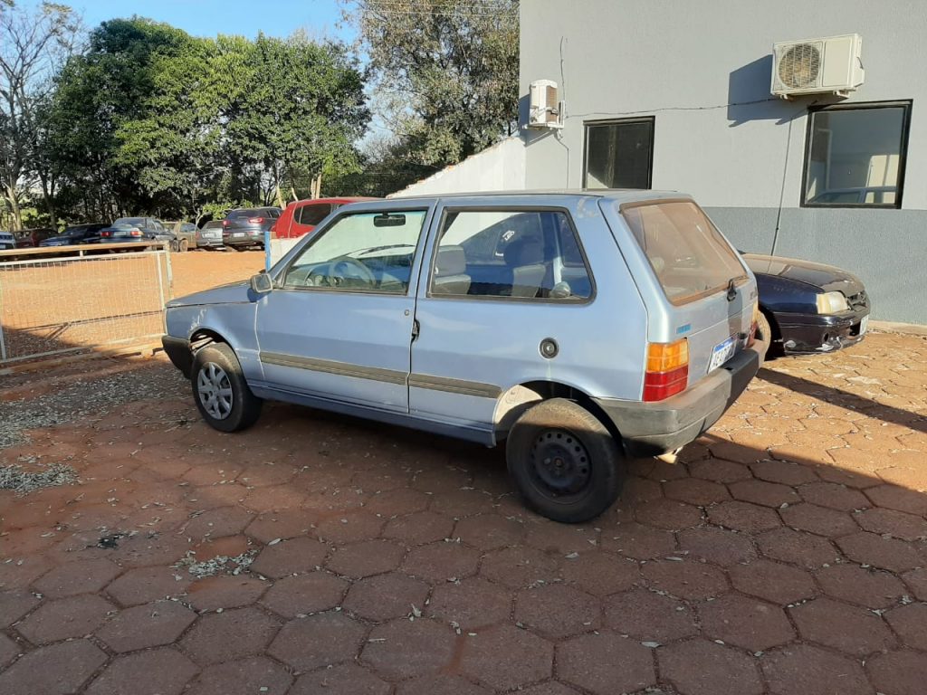 Fiat Uno furtado no São Cristóvão é encontrado por policial militar