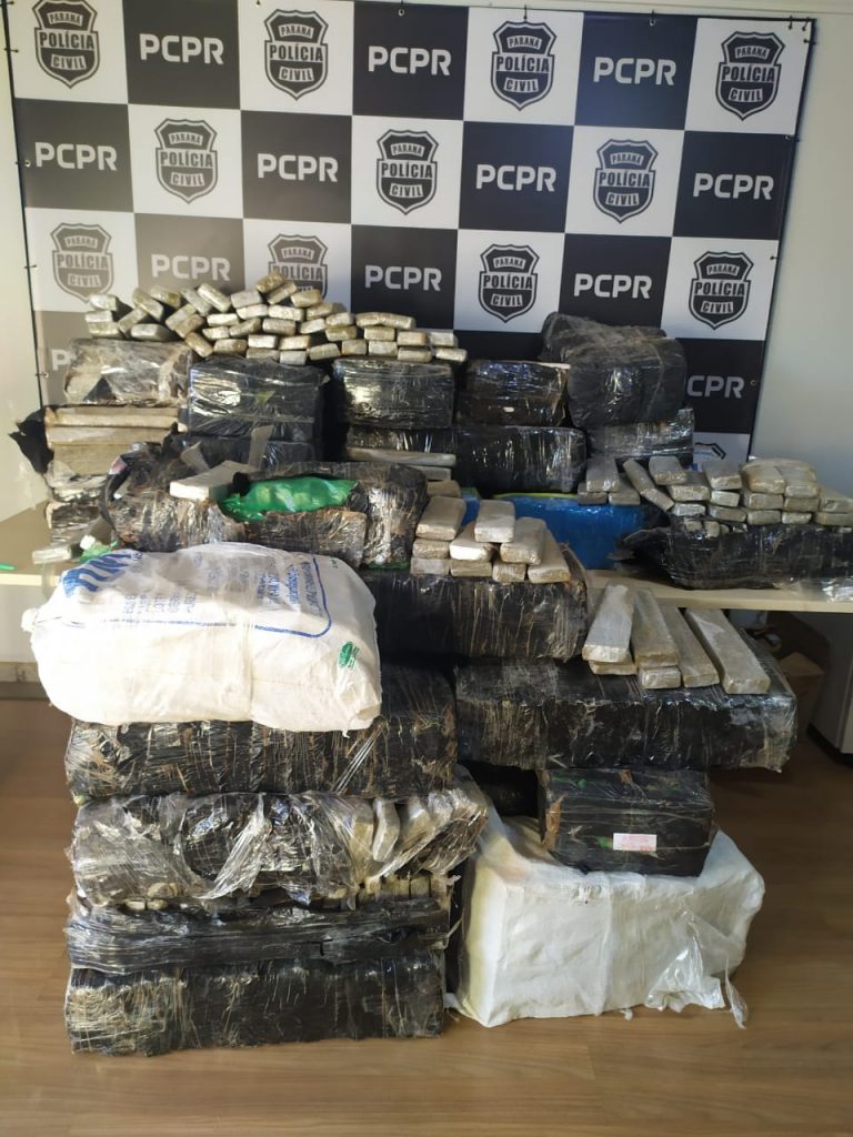 Denarc e PRF apreendem caminhão com 1,2 tonelada de maconha na BR-369