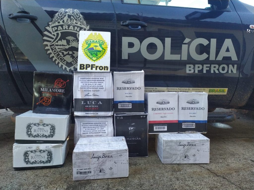 Barracão: BPFron localiza 66 garrafas de vinho importados irregularmente da Argentina