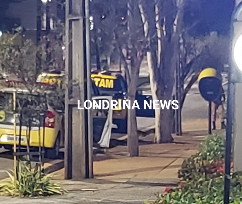 Vidraça de agência bancária é quebrada por vândalos em Londrina