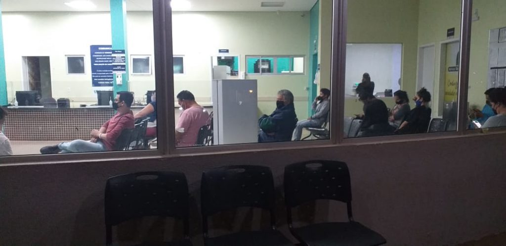 Pacientes reclamam da demora para atendimento na UPA Veneza