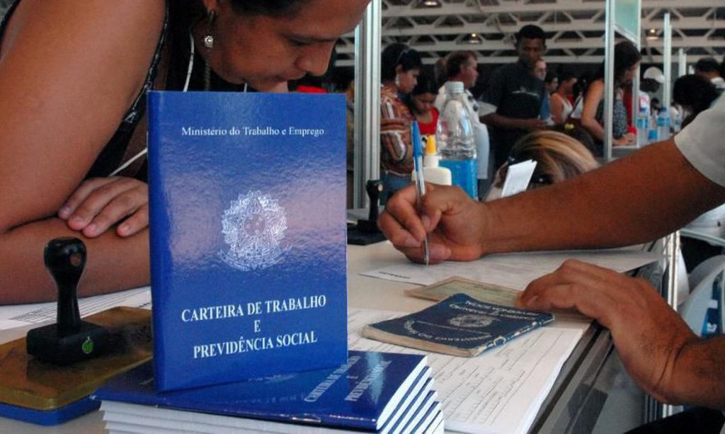 Brasil cria 131 mil postos formais de trabalho em julho