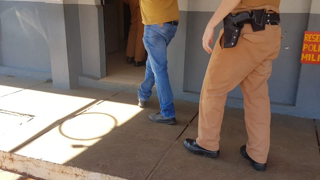 Floresta: homem é preso pela Polícia Militar após ameaçar a irmã Floresta: homem é preso pela Polícia Militar após ameaçar a irmã