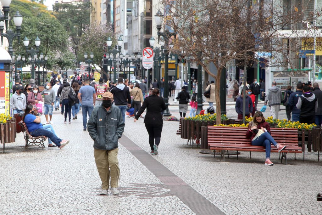 Compre no Bairro: comerciantes aprovam campanha da Prefeitura