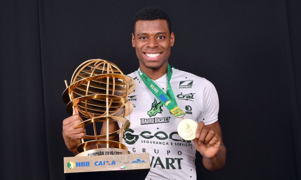Bauru repatria mais um campeão do NBB para temporada 2020/2021 Bauru repatria mais um campeão do NBB para temporada 2020/2021