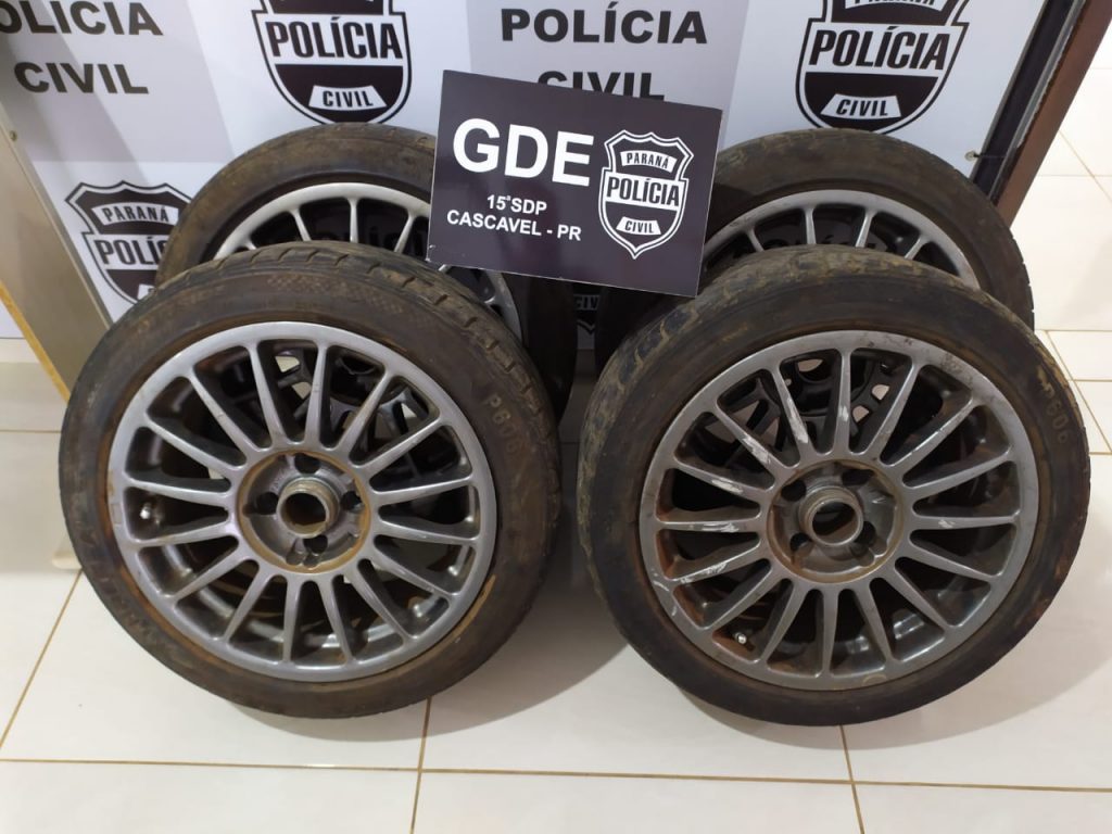 Jogo de rodas de carro que havia sido furtado é encontrado pelo GDE em borracharia no Floresta
