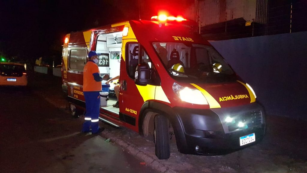 Trabalhador da coleta de lixo é socorrido no Centro