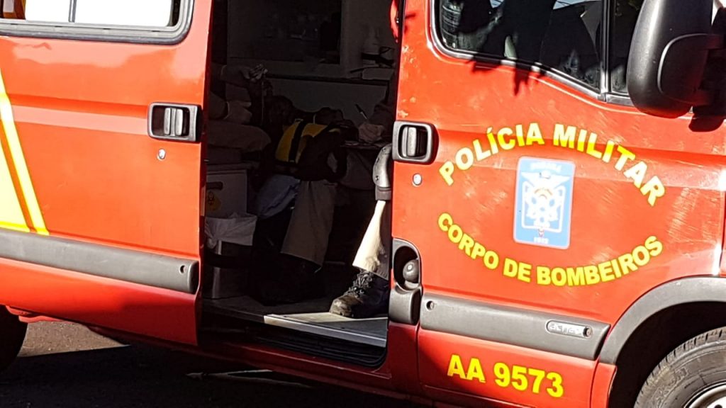Motos colidem no Bairro Guarujá; homem de 33 anos ficou ferido