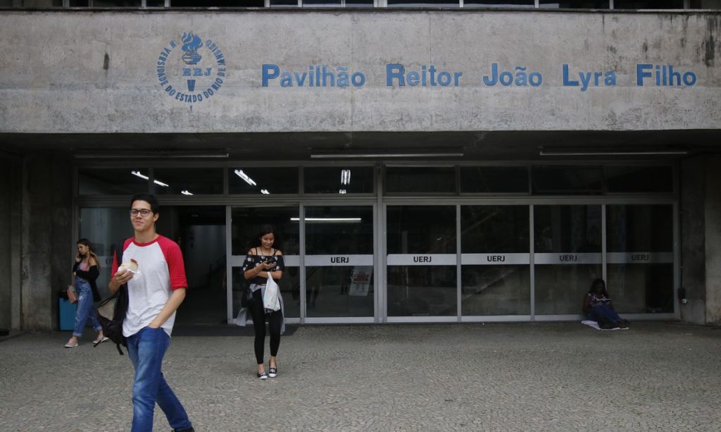 Uerj abre inscrições para programa de auxílio à inclusão digital Uerj abre inscrições para programa de auxílio à inclusão digital