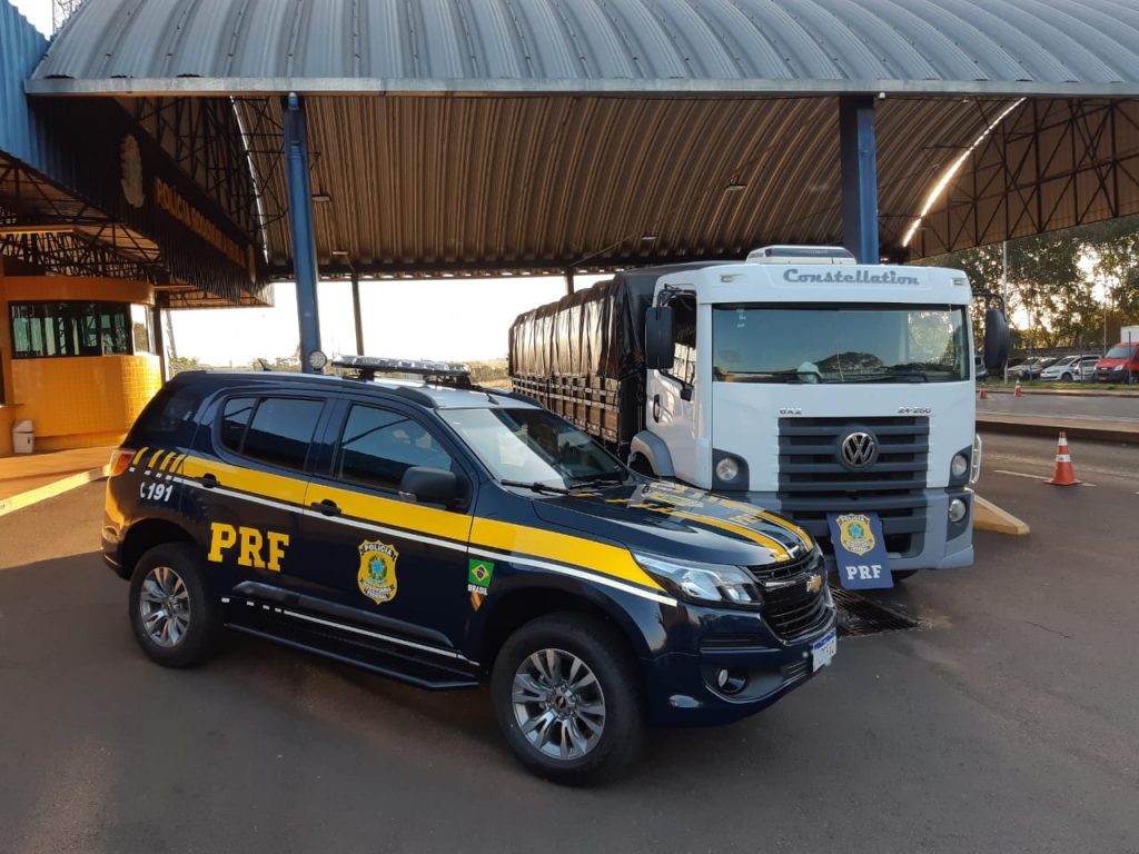 Caminhão roubado no Rio Grande do Sul é recuperado pela PRF