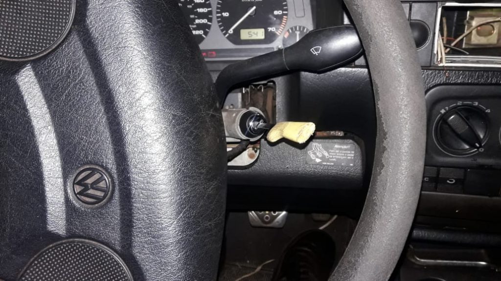 GM encontra carro abandonado no Sanga Funda