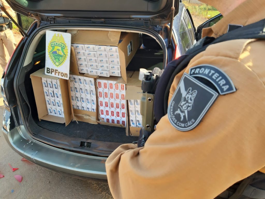Carro é apreendido com cigarros contrabandeados em Quatro Pontes