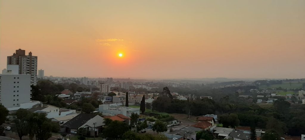 Calor se mantém intenso e temperatura deve chegar aos 35 graus em Cascavel