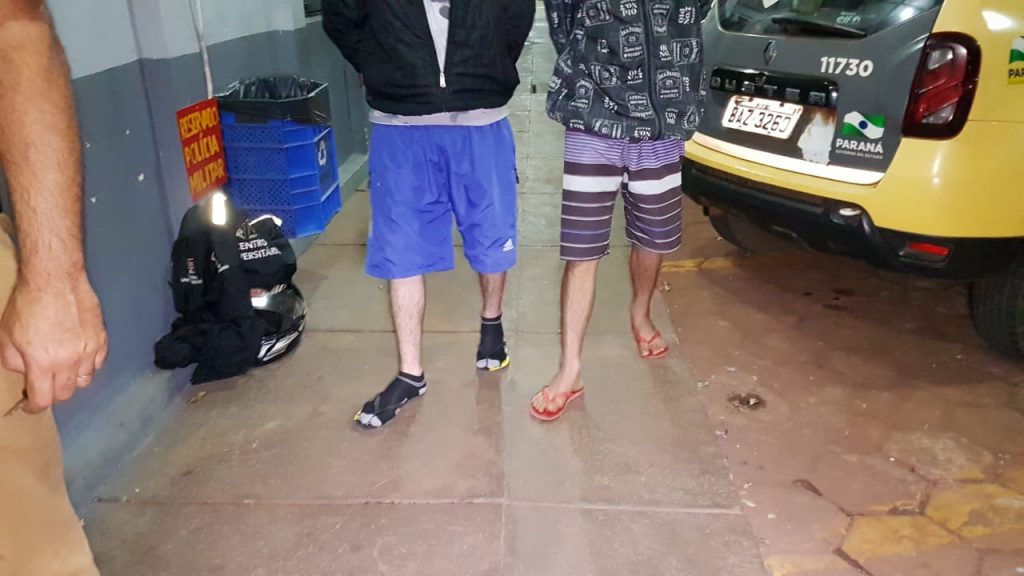 Jovens são flagrados em Santa Tereza do Oeste com carro roubado
