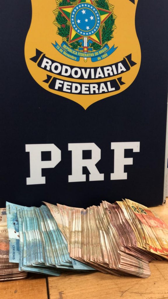 Homem é preso com quase R$ 40 mil em dinheiro na BR-277