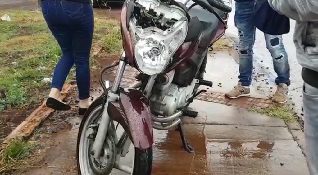 Motociclista fica ferido em colisão com carro às margens da BR-277