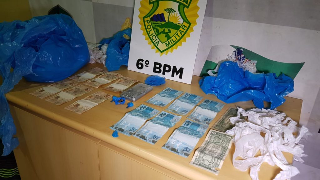 Polícia Militar apreende cocaína, maconha e dinheiro no Universitário