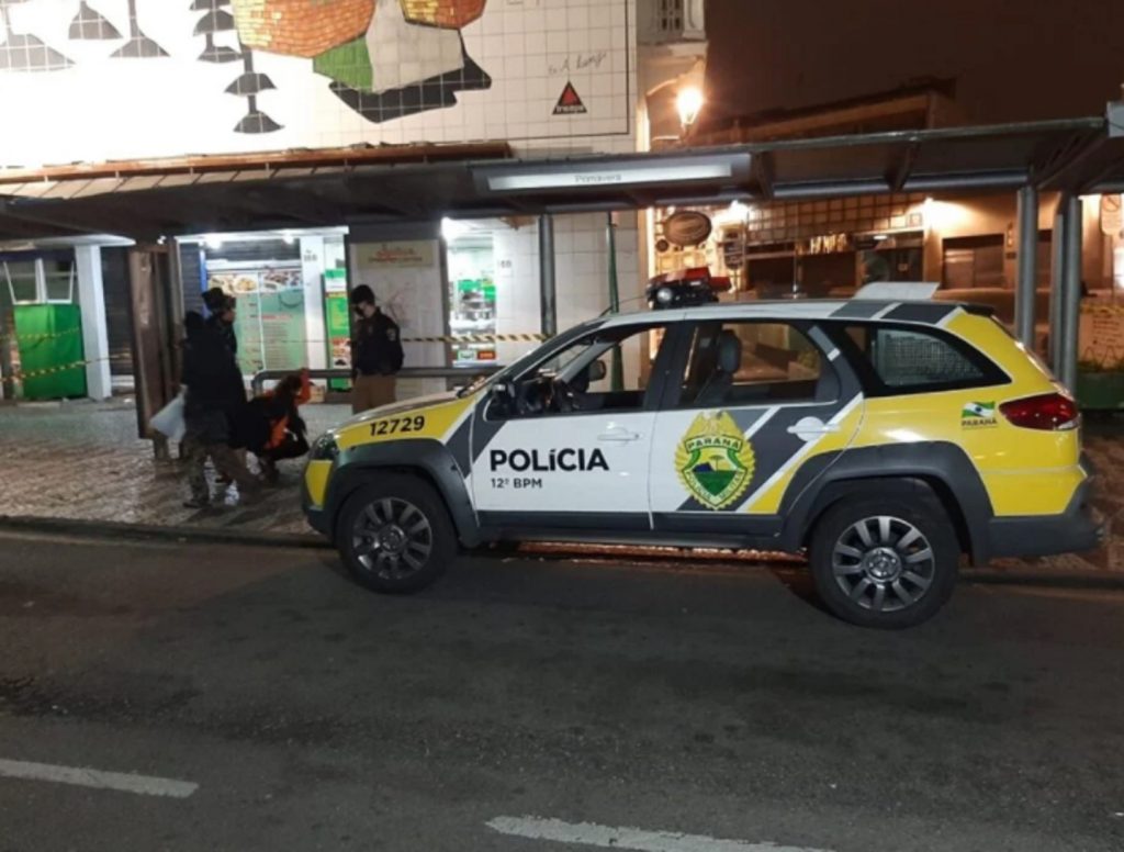 Briga termina com homem morto a facada, em Curitiba