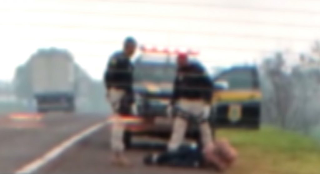 Homem em surto é contido pela PRF na BR-369; Samu foi mobilizado para atendê-lo